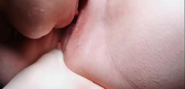  Squirting on his face